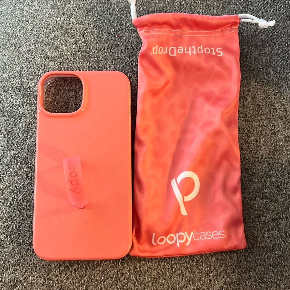 Coral cheetah print loopy - iPhone 13